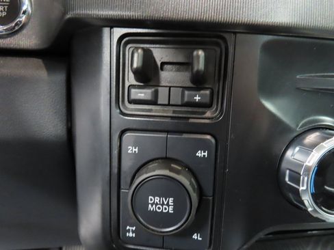 Used 2025 Ford F250 Platinum image 52