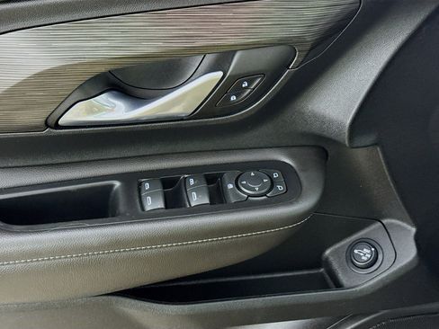 Used 2023 GMC Terrain SLE w/ Driver Convenience Package image 21