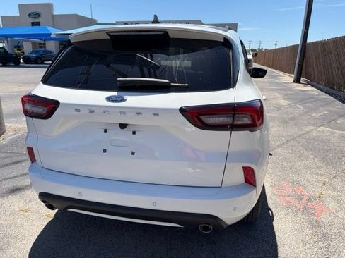Used 2024 Ford Escape ST-Line w/ Tech Pack #1 FWD image 5