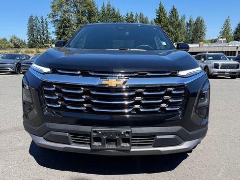 Used 2025 Chevrolet Equinox LT AWD/4WD image 2