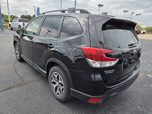 Used 2020 Subaru Forester Premium image 5