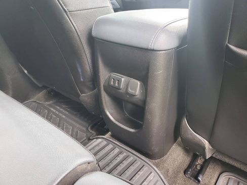 Used 2018 Chevrolet Colorado Z71 AWD/4WD image 20