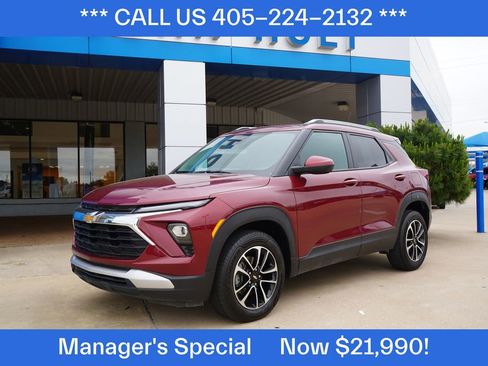Used 2025 Chevrolet TrailBlazer LT AWD/4WD image 1