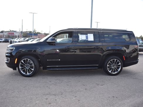Used 2024 Jeep Wagoneer L Series II w/ Premium Group I image 7