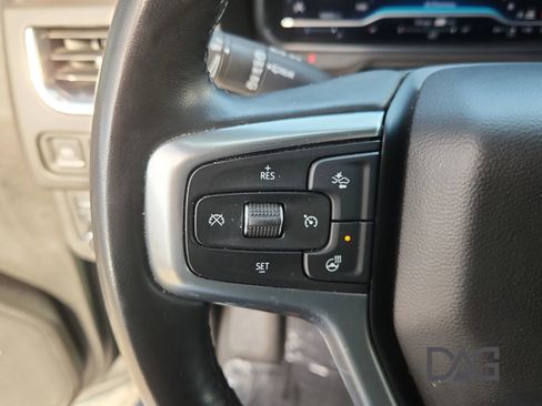 Used 2023 Chevrolet Suburban Premier image 35