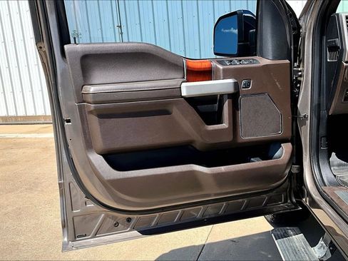 Used 2019 Ford F150 King Ranch w/ Equipment Group 601A Luxury AWD/4WD image 21