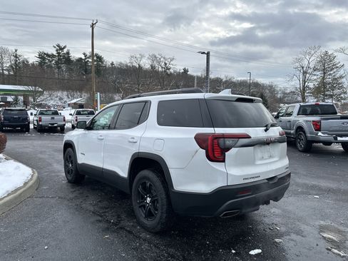 Used 2022 GMC Acadia AT4 w/ Technology Package image 8