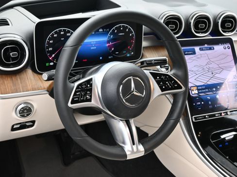 Used 2023 Mercedes-Benz C 300 4MATIC Sedan image 13