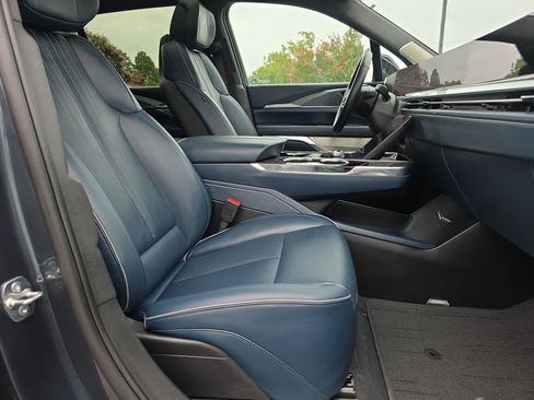 Used 2025 Cadillac Escalade IQ Luxury 2 w/ LPO, Premium Carpet Package AWD/4WD image 18