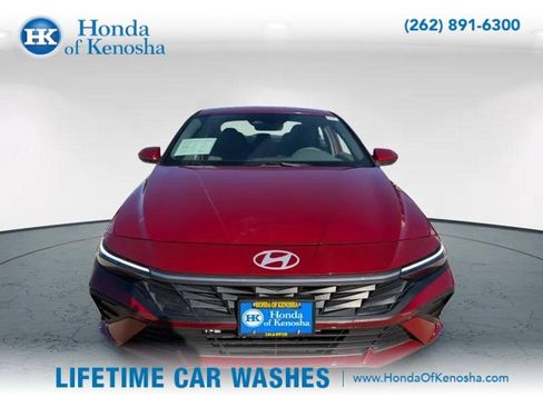 Used 2024 Hyundai Elantra Blue image 2