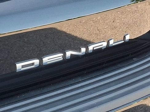 Used 2023 GMC Yukon XL Denali Ultimate AWD/4WD image 29