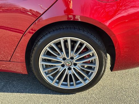Used 2018 Alfa Romeo Giulia Ti w/ Quick Order Package 22X Lusso image 19