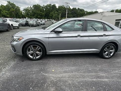 Used 2023 Volkswagen Jetta SE w/ Panoramic Sunroof Package FWD image 8