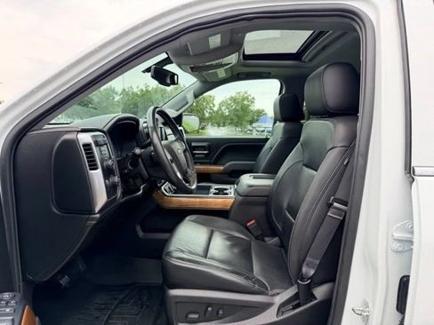Used 2017 Chevrolet Silverado 1500 LTZ w/ Sport Package AWD/4WD image 7
