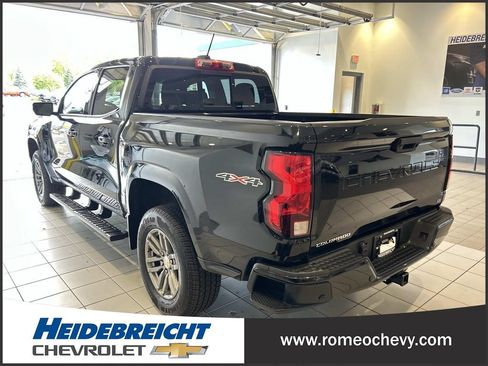 Certified 2024 Chevrolet Colorado LT w/ LT Convenience Package II AWD/4WD image 5