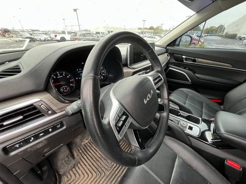 Used 2022 Kia Telluride EX w/ EX Premium Package image 10