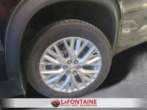 Used 2025 GMC Acadia Elevation w/ Elevation Premium Package image 33