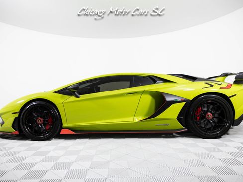 Used 2019 Lamborghini Aventador SVJ AWD/4WD image 3