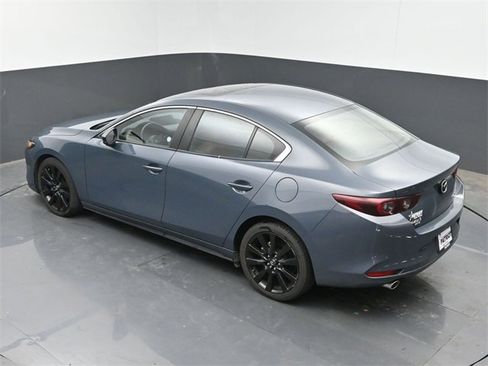 Used 2024 MAZDA MAZDA3 s image 32