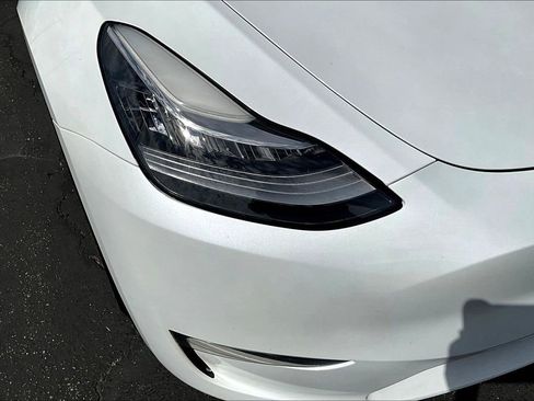 Used 2023 Tesla Model Y Long Range AWD/4WD image 27