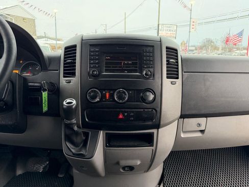 Used 2017 Freightliner Sprinter 2500 image 11