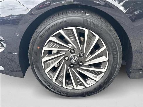 New 2025 Hyundai Sonata Limited image 10