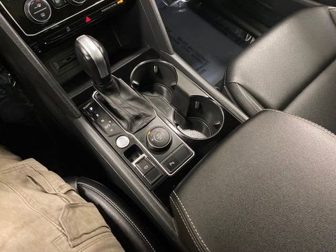 Used 2020 Volkswagen Atlas Cross Sport SEL image 22