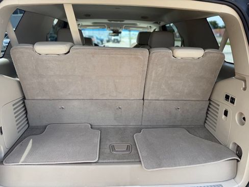 Used 2019 Cadillac Escalade Luxury AWD/4WD image 7