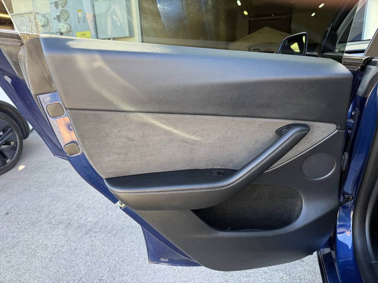 Used 2023 Tesla Model Y Long Range AWD/4WD image 21