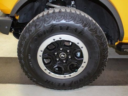 Used 2022 Ford Bronco Black Diamond w/ Sasquatch Package image 21