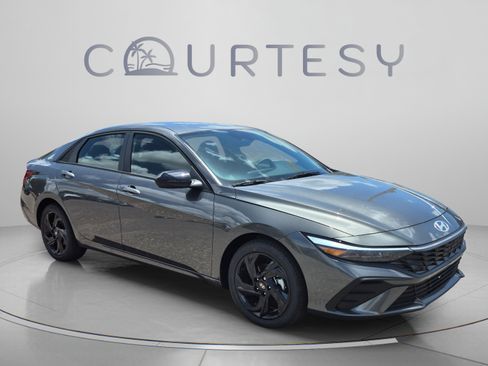 New 2026 Hyundai Elantra SEL Sport FWD image 7