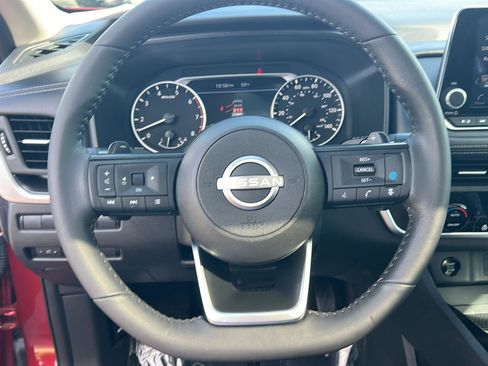 Used 2024 Nissan Rogue SV w/ SV Premium Package image 20