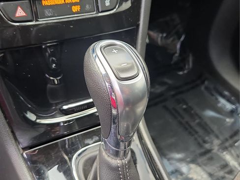 Used 2021 Buick Encore Preferred w/ Safety Package FWD image 12