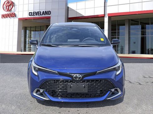 Used 2025 Toyota Corolla XSE FWD image 3