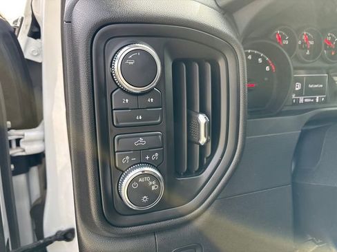 Used 2024 GMC Sierra 2500 Pro w/ X31 Off-Road Package AWD/4WD image 17