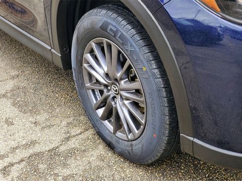 Certified 2021 MAZDA CX-5 Touring w/ Touring Preferred SV Package image 4