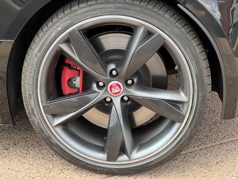 Used 2018 Jaguar F-TYPE R image 31