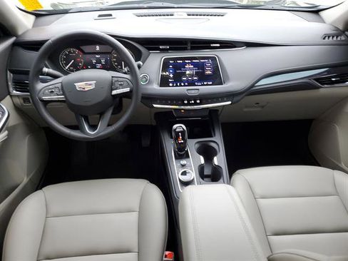 Used 2023 Cadillac XT4 Luxury image 36