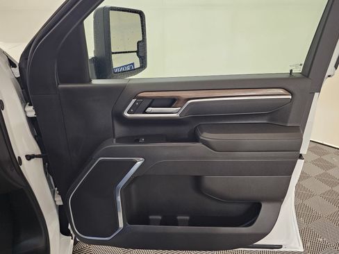 Used 2025 Chevrolet Silverado 2500 LT w/ Convenience Package AWD/4WD image 26