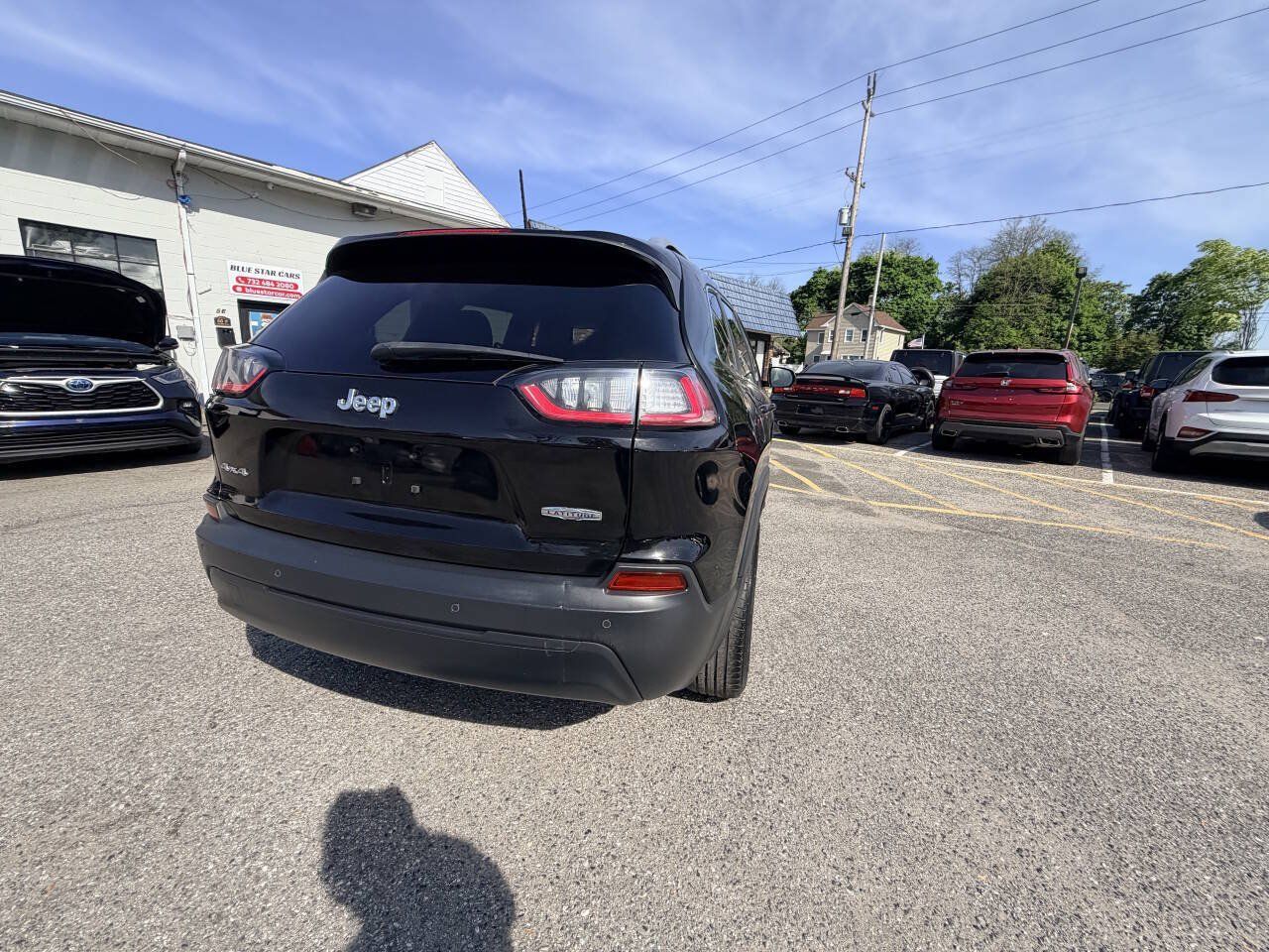 Used 2019 Jeep Cherokee Latitude Plus w/ Cold Weather Group AWD/4WD image 25