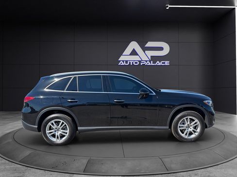 Used 2023 Mercedes-Benz GLC 300 4MATIC image 8