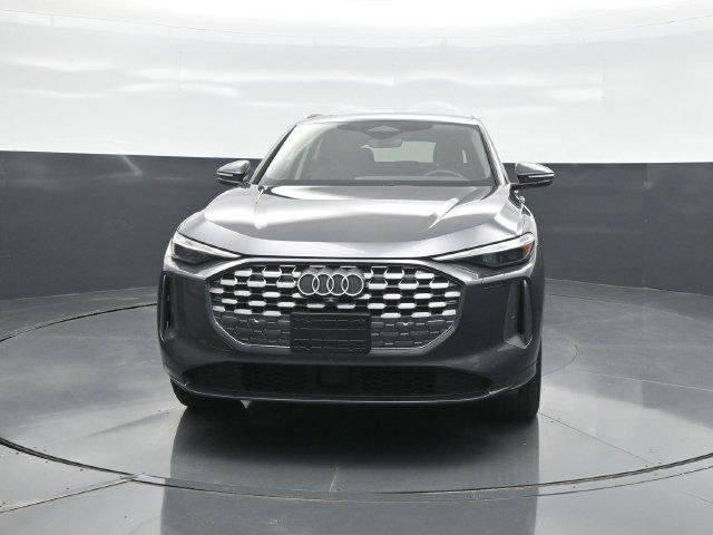 Used 2025 Audi Q5 Premium AWD/4WD image 2