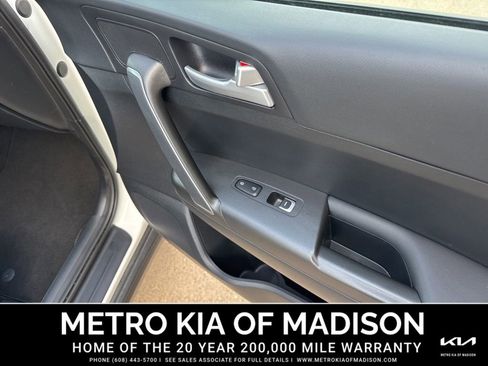 Used 2022 Kia Sportage LX AWD/4WD image 37
