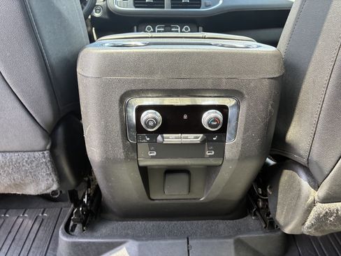 Used 2023 GMC Yukon XL AT4 w/ AT4 Premium Plus Package AWD/4WD image 18
