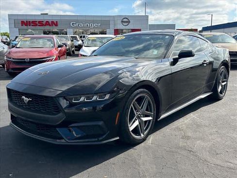 Used 2024 Ford Mustang Coupe RWD image 7