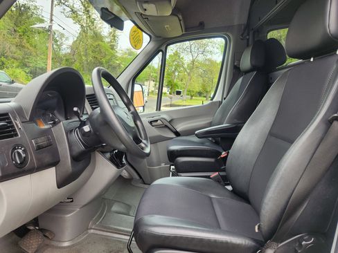 Used 2018 Mercedes-Benz Sprinter 3500 image 8