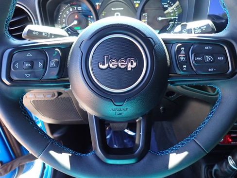Used 2024 Jeep Wrangler Unlimited Rubicon 4xe w/ Convenience Group AWD/4WD image 14