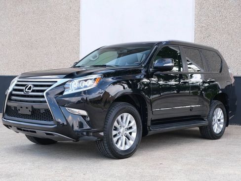 Used 2017 Lexus GX 460 Premium w/ Premium Package AWD/4WD image 5