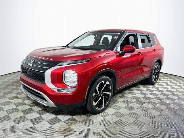 Used 2024 Mitsubishi Outlander SE Black Edition FWD image 7