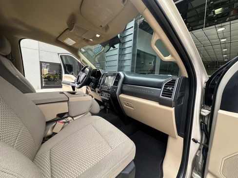 Used 2017 Ford F250 XLT w/ XLT Value Package image 15